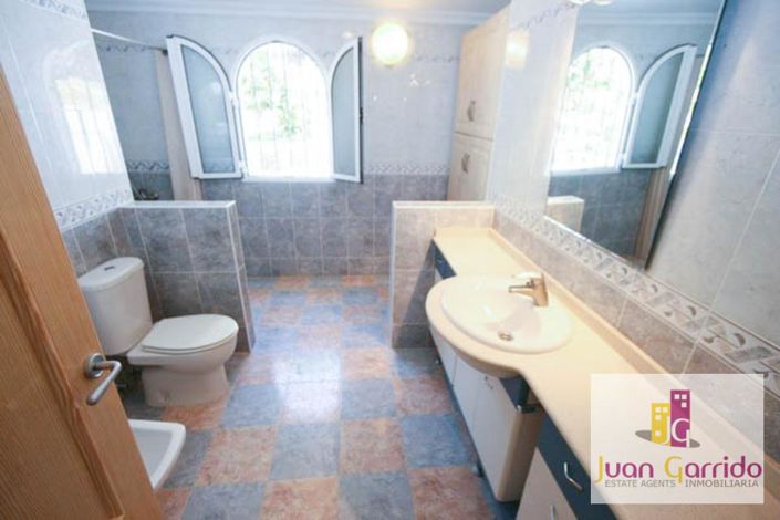 Image No.12-5 Bed Villa for sale