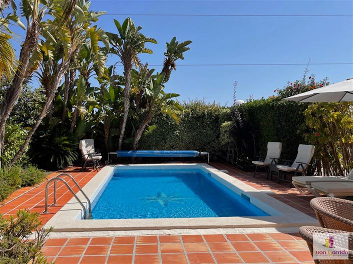 Image No.2-4 Bed Villa for sale