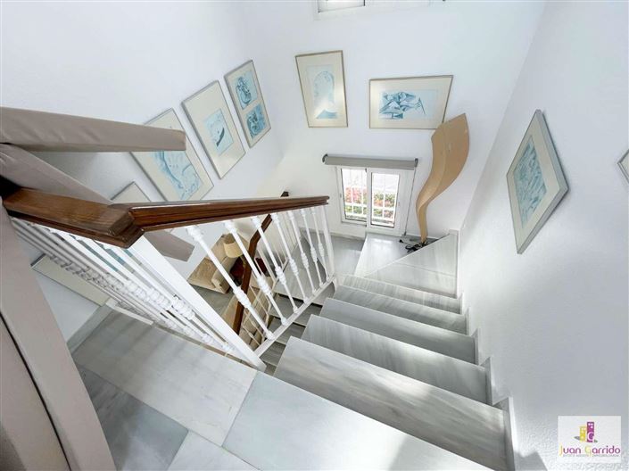 Image No.21-4 Bed Villa for sale