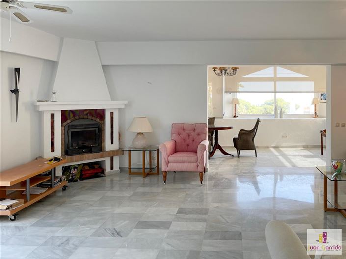 Image No.3-4 Bed Villa for sale