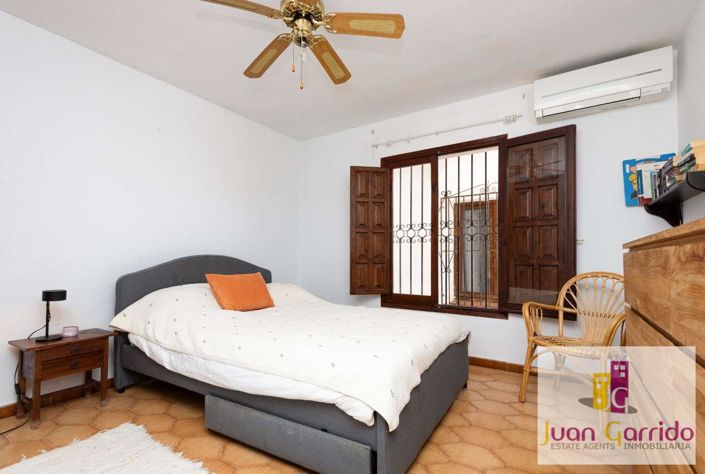 Image No.11-2 Bed Property for sale