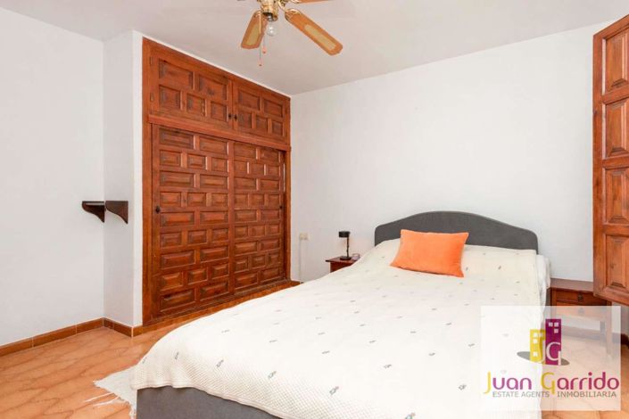 Image No.13-2 Bed Property for sale