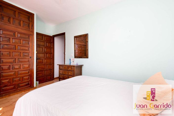 Image No.17-2 Bed Property for sale