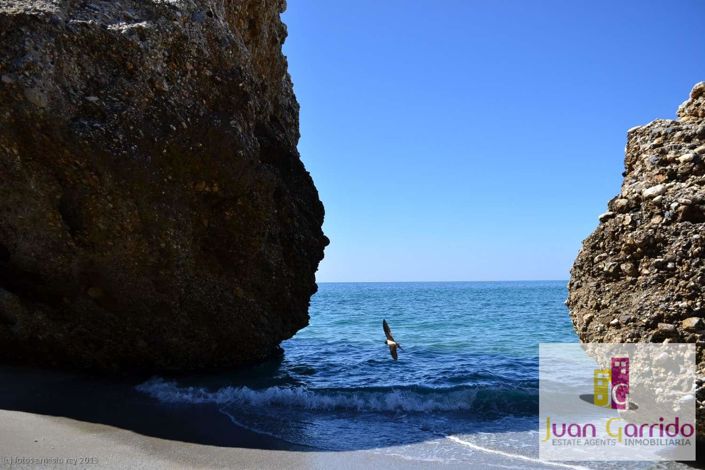 Image No.25-2 Bed Property for sale