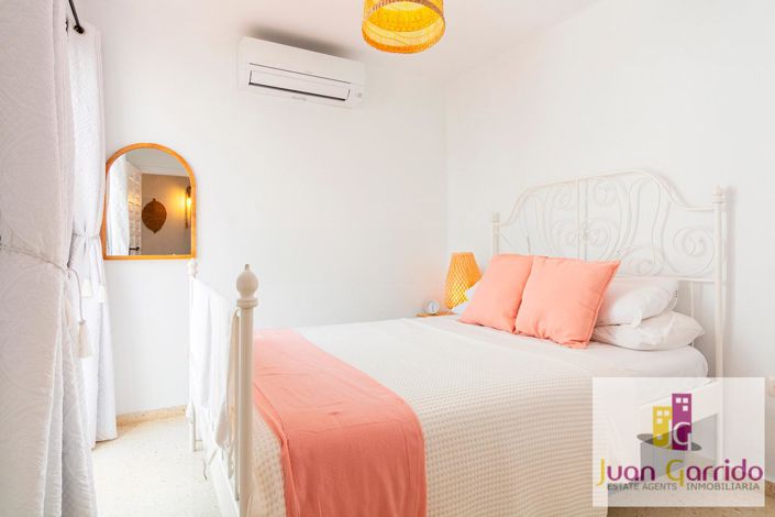 Image No.12-2 Bed Property for sale