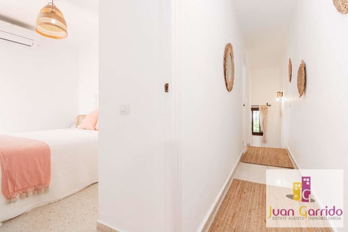 Image No.12-2 Bed Property for sale