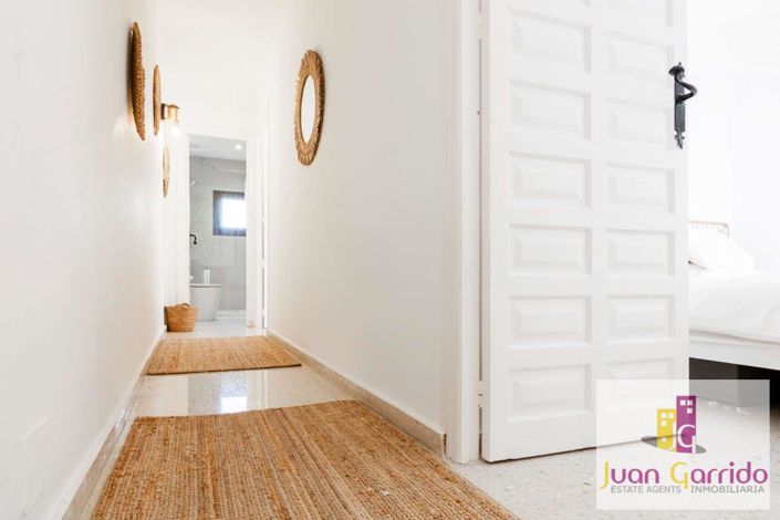 Image No.17-2 Bed Property for sale