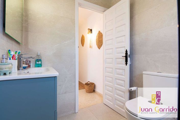 Image No.18-2 Bed Property for sale