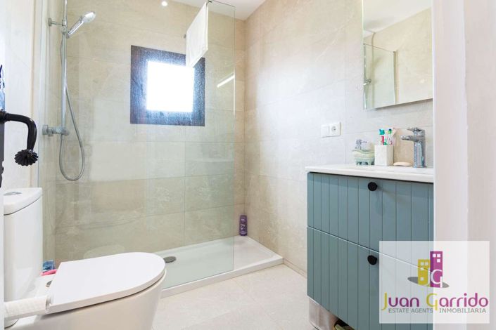 Image No.18-2 Bed Property for sale