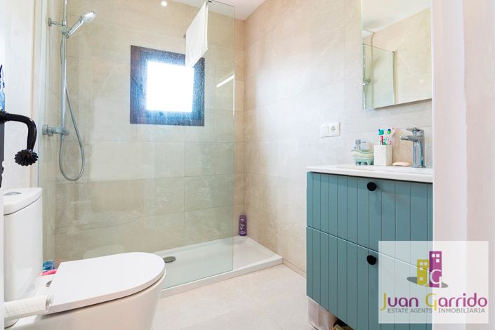 Image No.19-2 Bed Property for sale