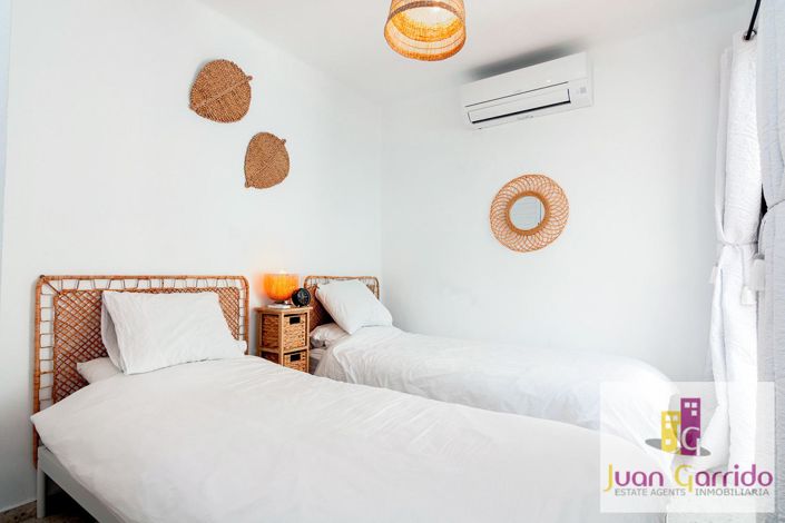 Image No.21-2 Bed Property for sale