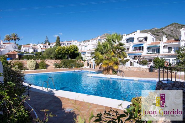 Image No.27-2 Bed Property for sale