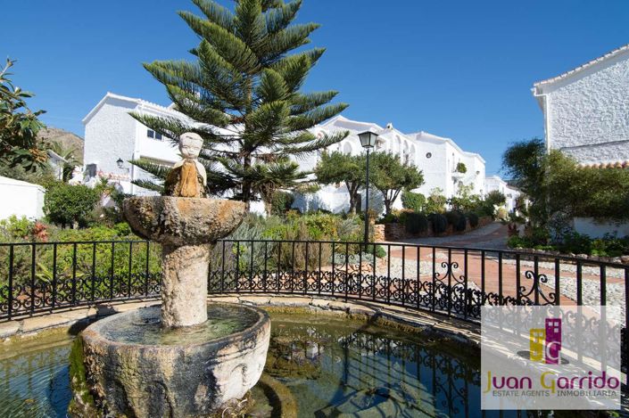 Image No.28-2 Bed Property for sale