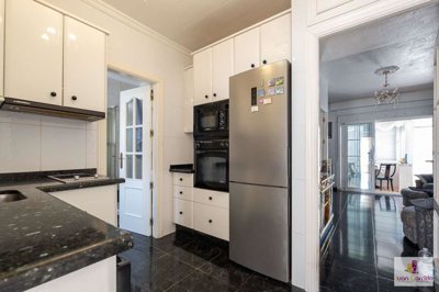 property184350381