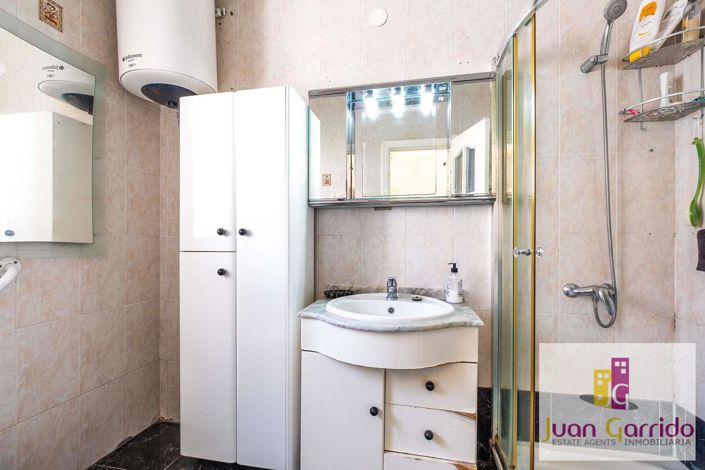 Image No.15-2 Bed Property for sale