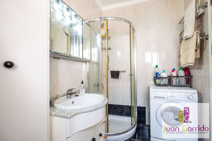 Image No.16-2 Bed Property for sale