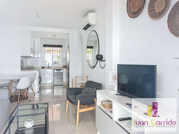 Image No.12-2 Bed Property for sale