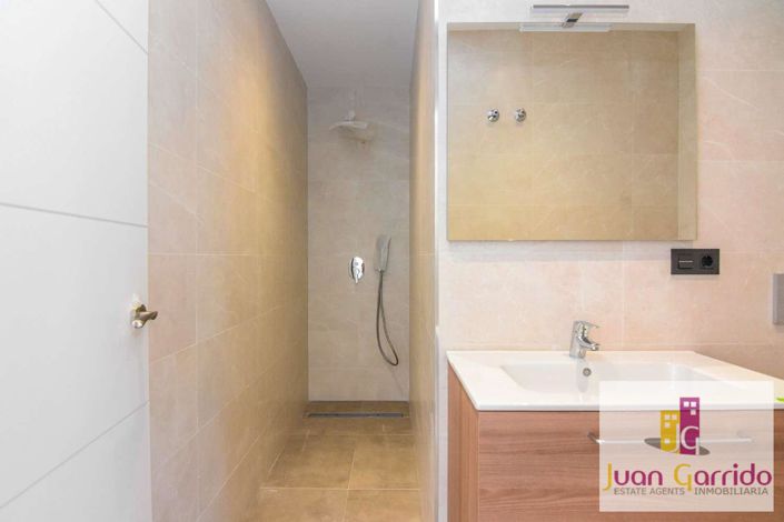 Image No.14-3 Bed Villa for sale