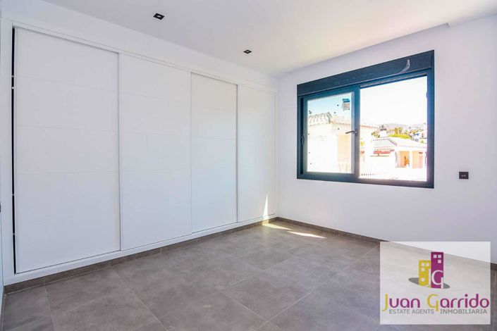 Image No.15-3 Bed Villa for sale
