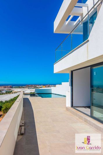 Image No.17-3 Bed Villa for sale