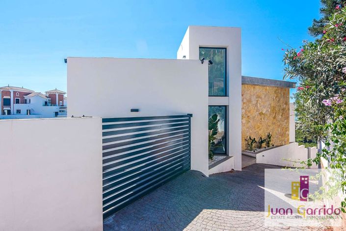 Image No.2-3 Bed Villa for sale