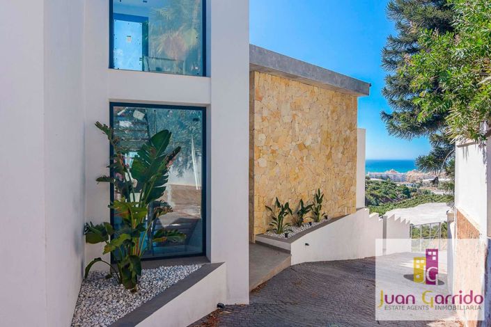 Image No.3-3 Bed Villa for sale