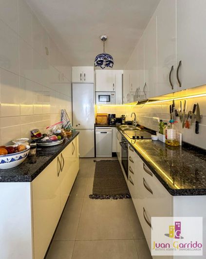 Image No.27-2 Bed Property for sale