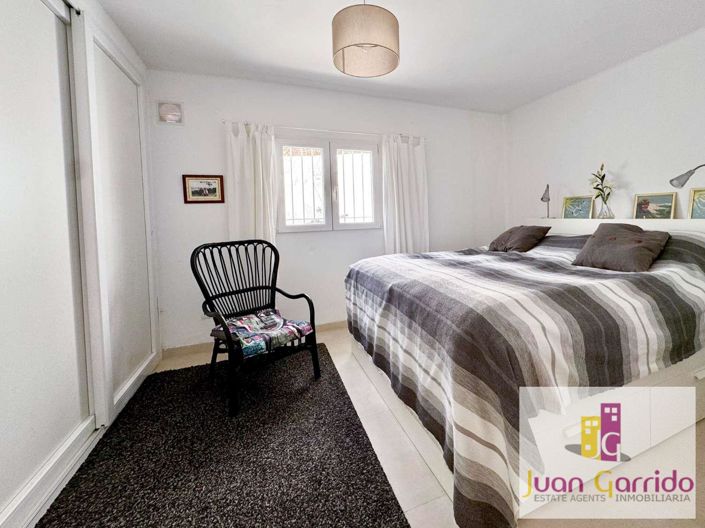 Image No.30-2 Bed Property for sale