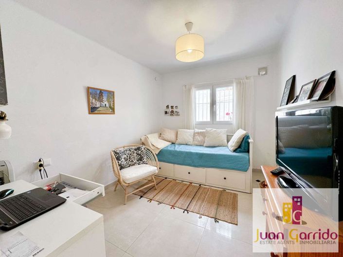 Image No.32-2 Bed Property for sale