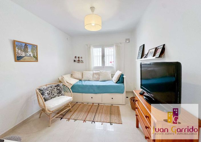 Image No.33-2 Bed Property for sale