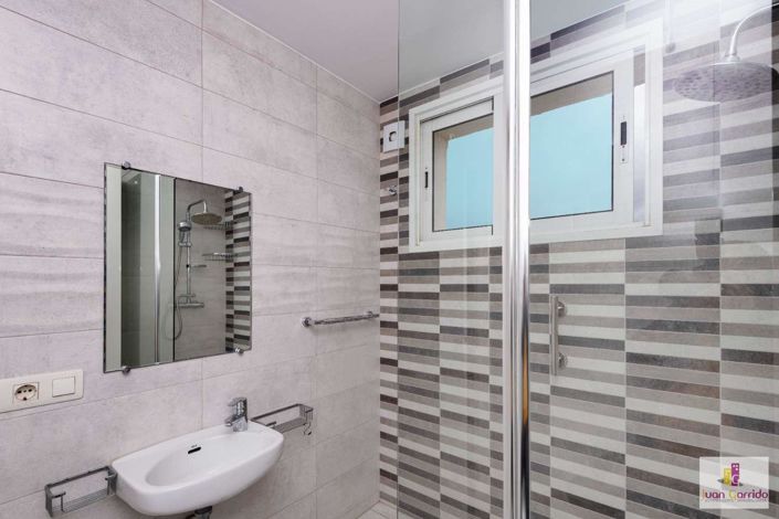 Image No.21-2 Bed Apartment for sale