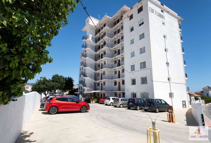 Image No.30-2 Bed Apartment for sale