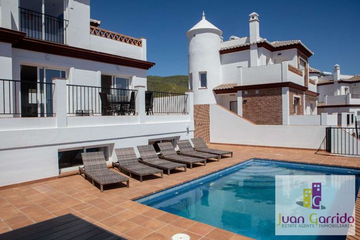 Image No.3-5 Bed Villa for sale
