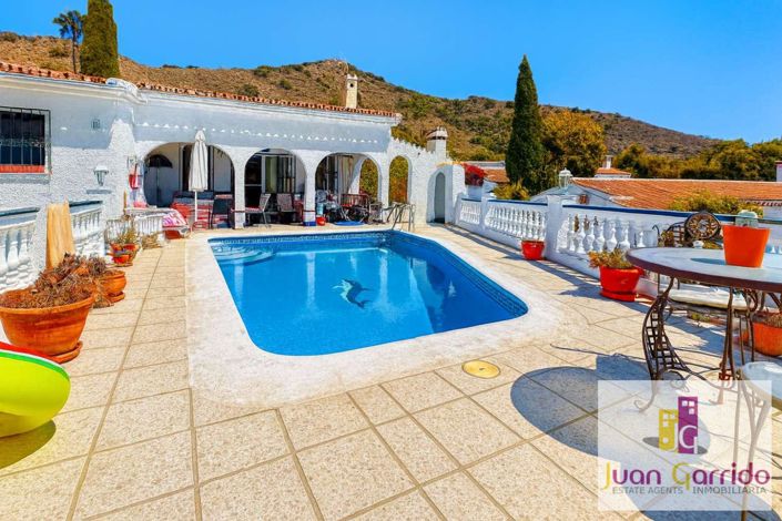 Image No.1-3 Bed Villa for sale