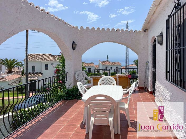 Image No.1-4 Bed Villa for sale