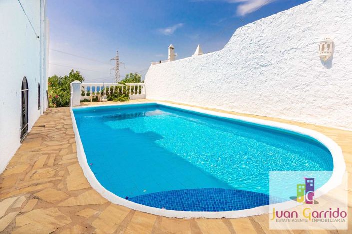 Image No.2-3 Bed Villa for sale