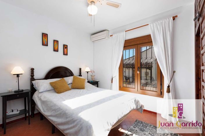 Image No.15-2 Bed Property for sale