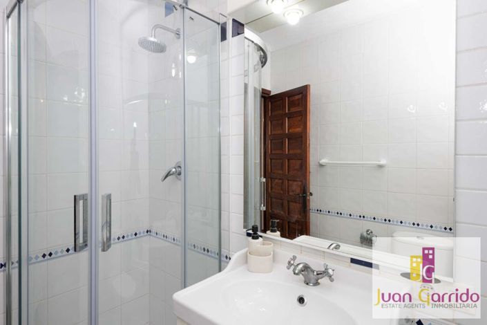 Image No.19-2 Bed Property for sale