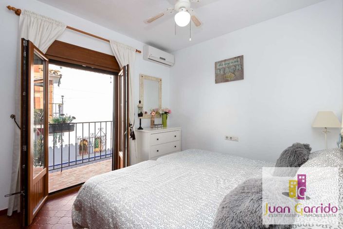 Image No.20-2 Bed Property for sale