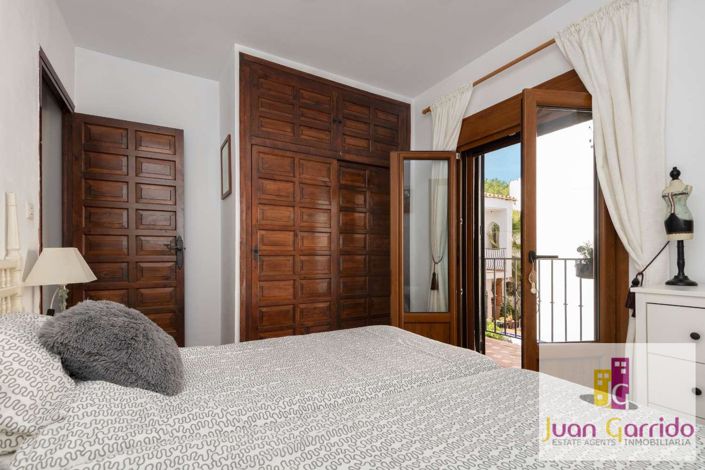 Image No.21-2 Bed Property for sale