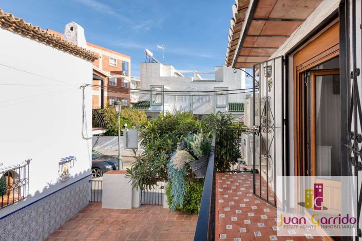 Image No.22-2 Bed Property for sale