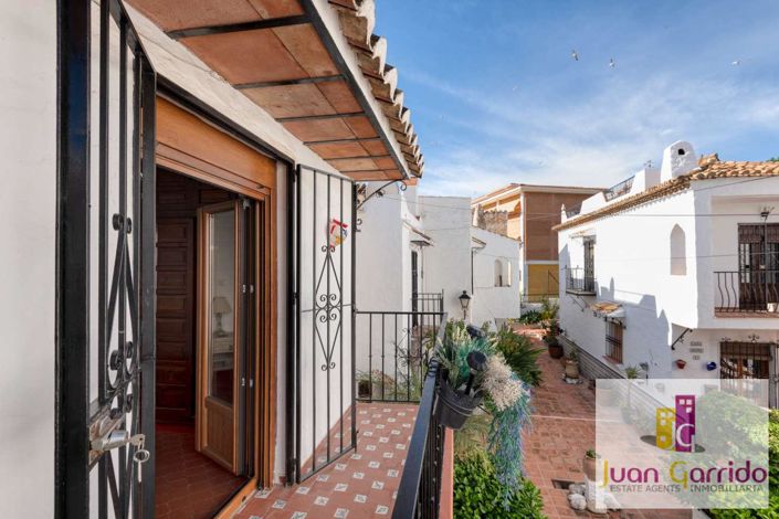 Image No.23-2 Bed Property for sale