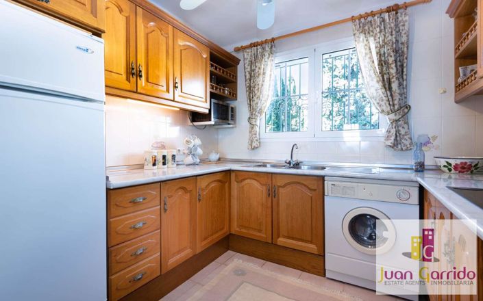 Image No.19-3 Bed Property for sale