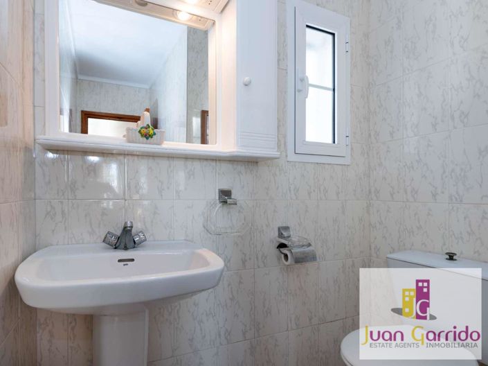 Image No.20-3 Bed Property for sale