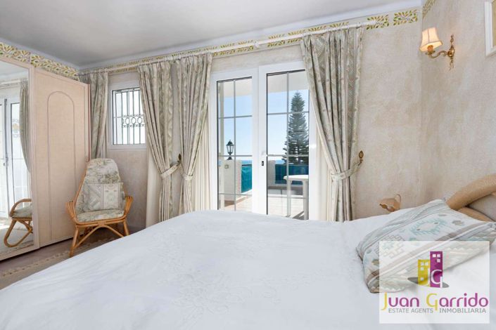 Image No.22-3 Bed Property for sale