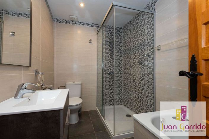 Image No.23-3 Bed Property for sale