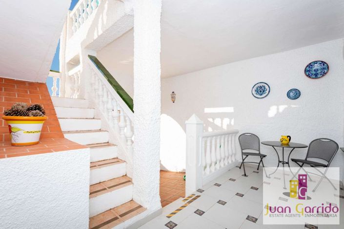 Image No.27-3 Bed Property for sale