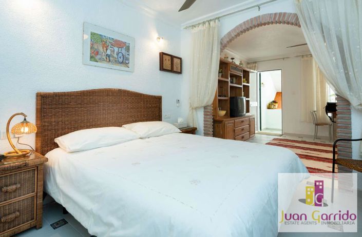 Image No.33-3 Bed Property for sale