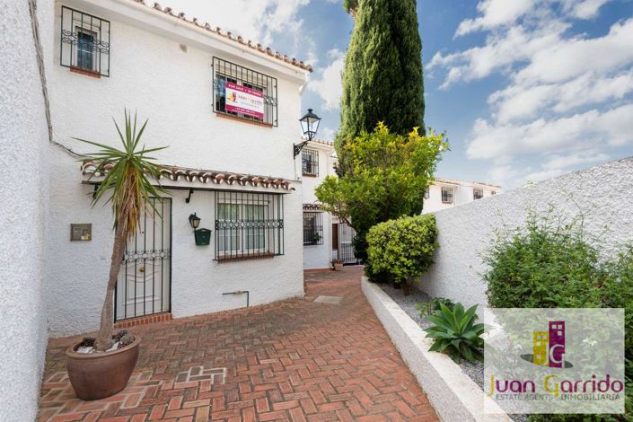 Image No.37-3 Bed Property for sale