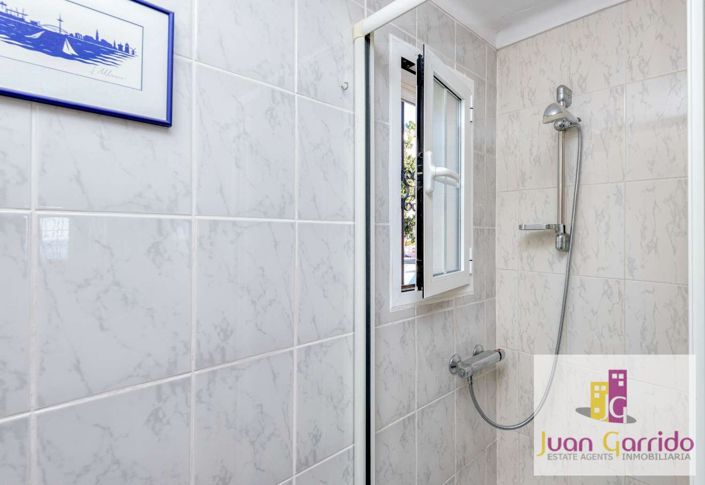 Image No.18-2 Bed Property for sale